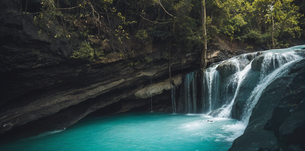 Aguinid Falls